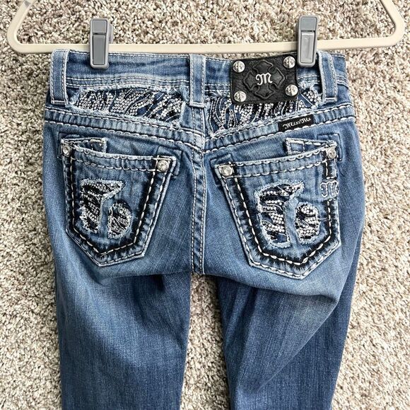 Miss Me Jeans Women’s 25 Rhinestone Bedazzled Thick Stitch Back Pocket Boot Cut - Picture 1 of 8